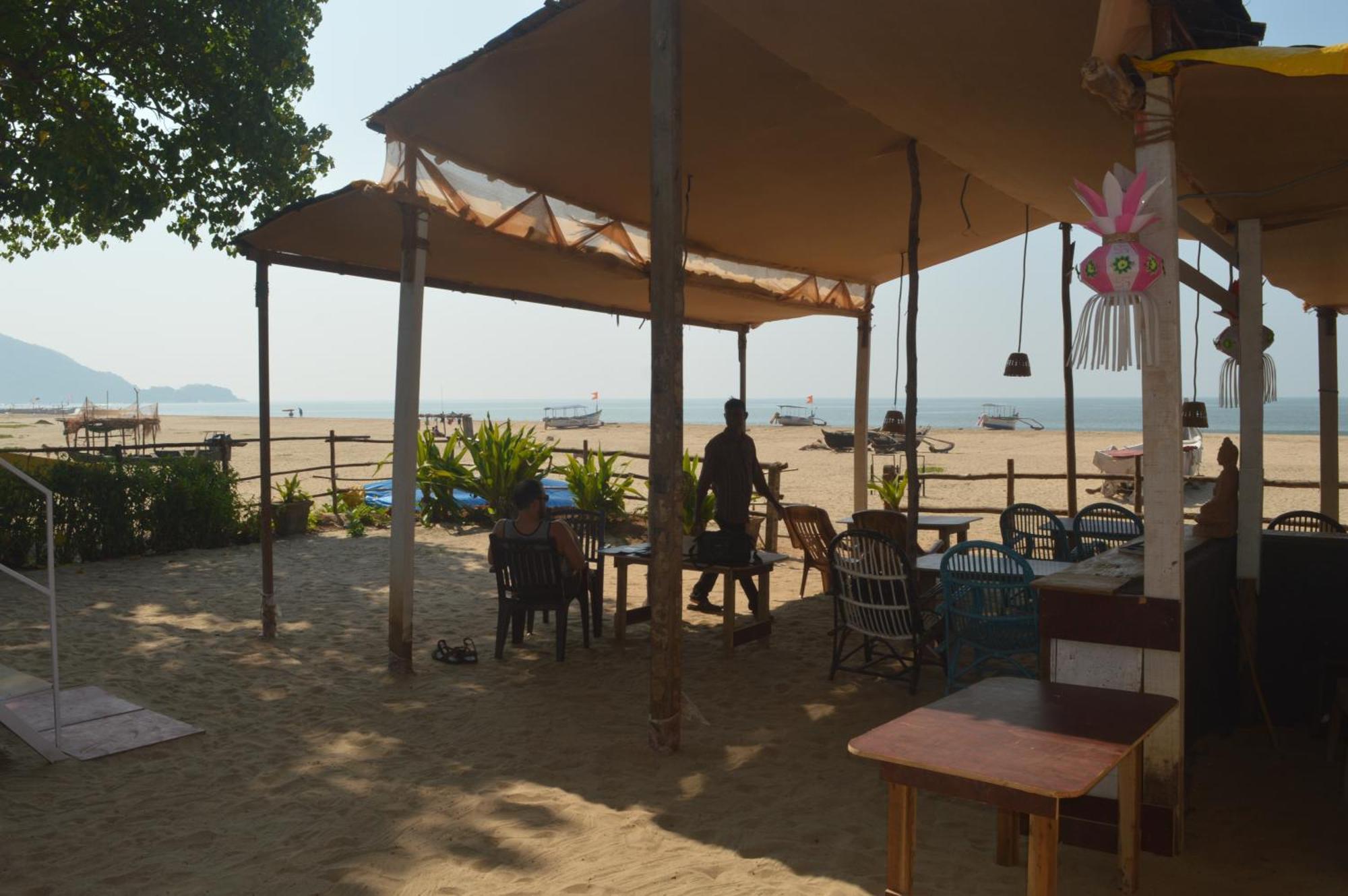 Riya Cottages And Beach Huts อากอนดา ภายนอก รูปภาพ