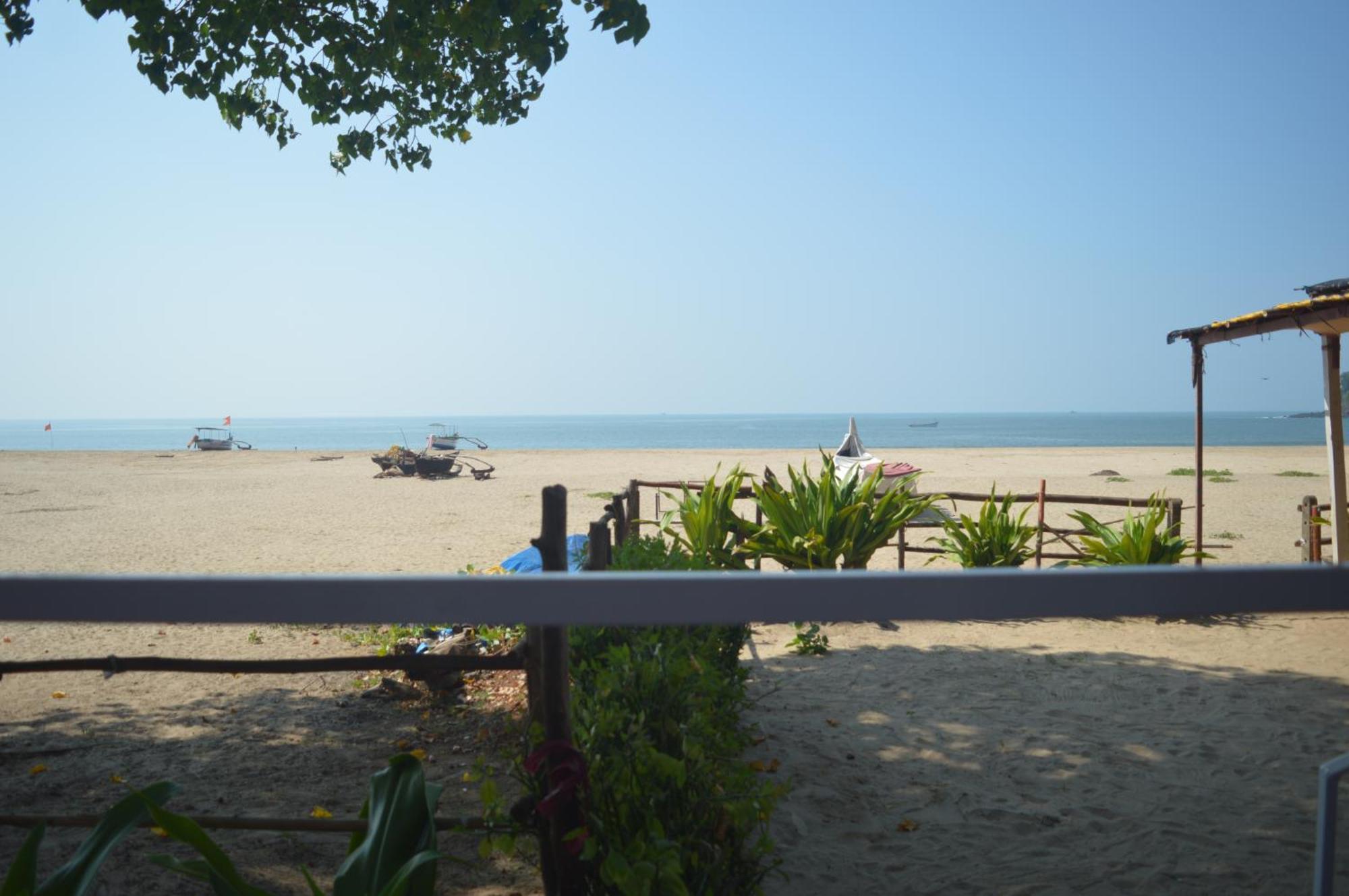 Riya Cottages And Beach Huts อากอนดา ภายนอก รูปภาพ