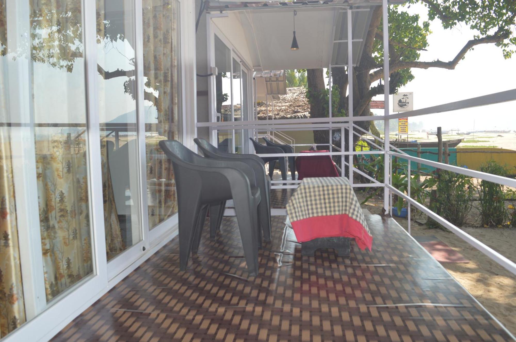Riya Cottages And Beach Huts อากอนดา ภายนอก รูปภาพ