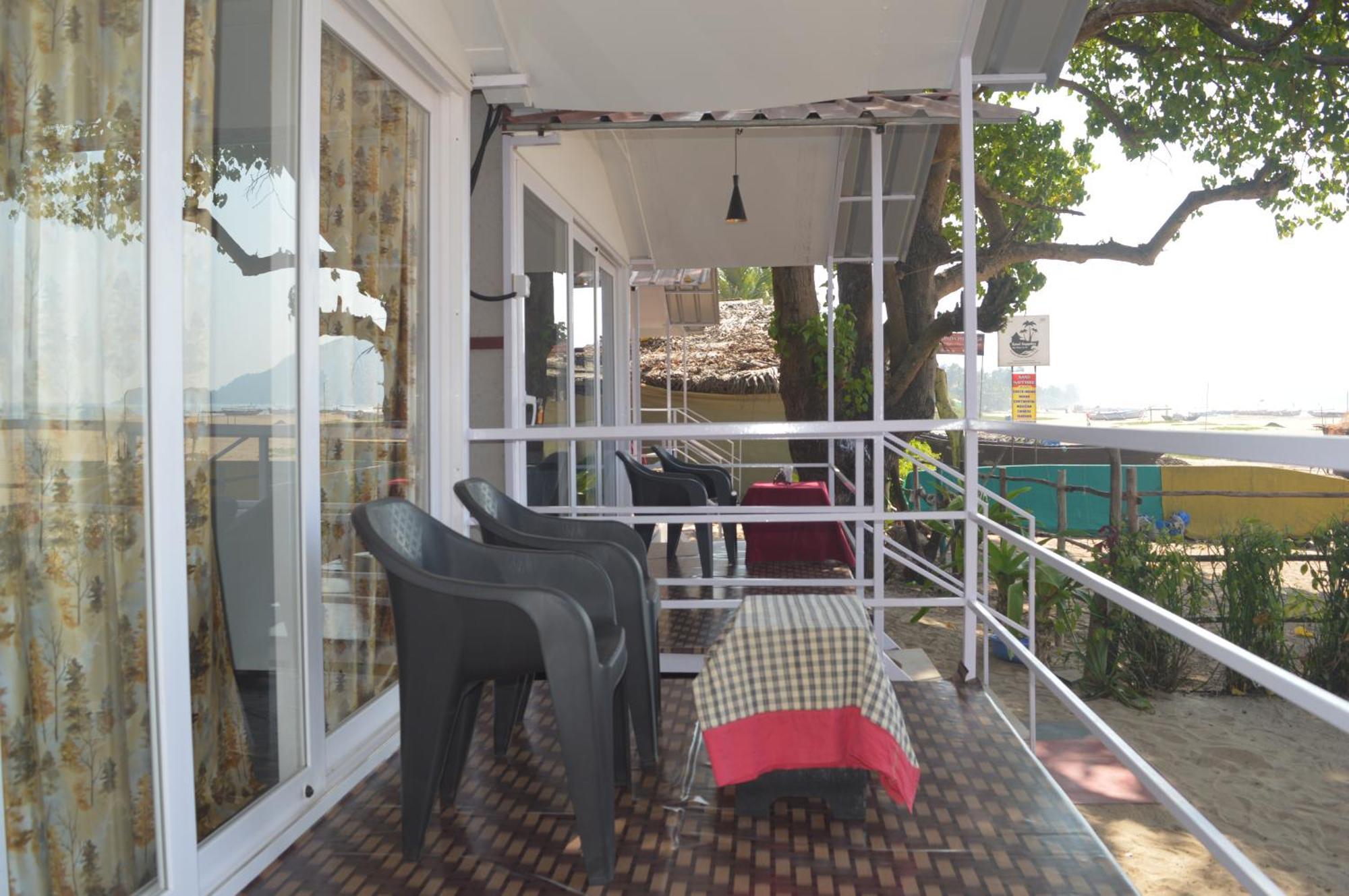 Riya Cottages And Beach Huts อากอนดา ภายนอก รูปภาพ