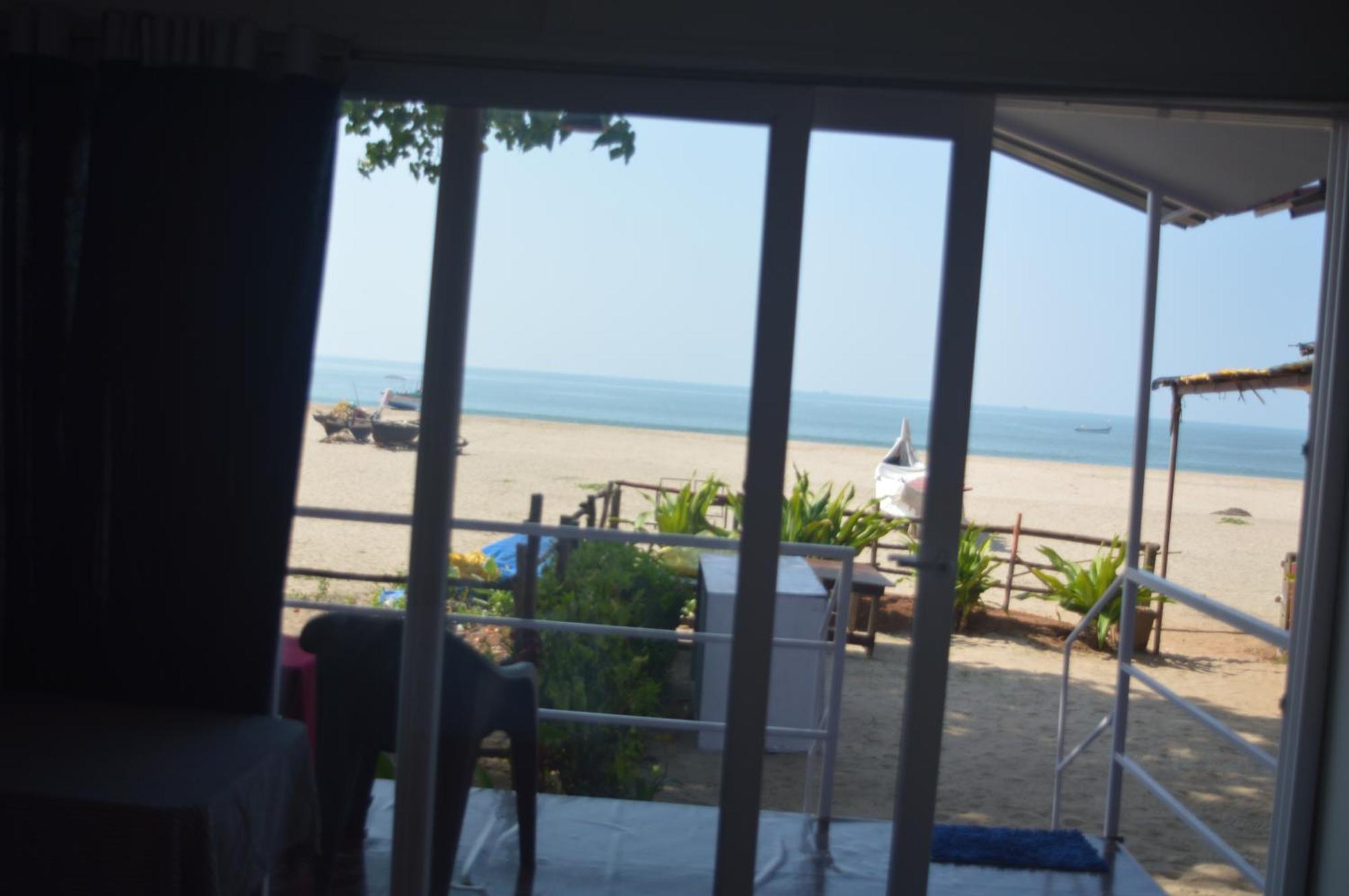 Riya Cottages And Beach Huts อากอนดา ภายนอก รูปภาพ