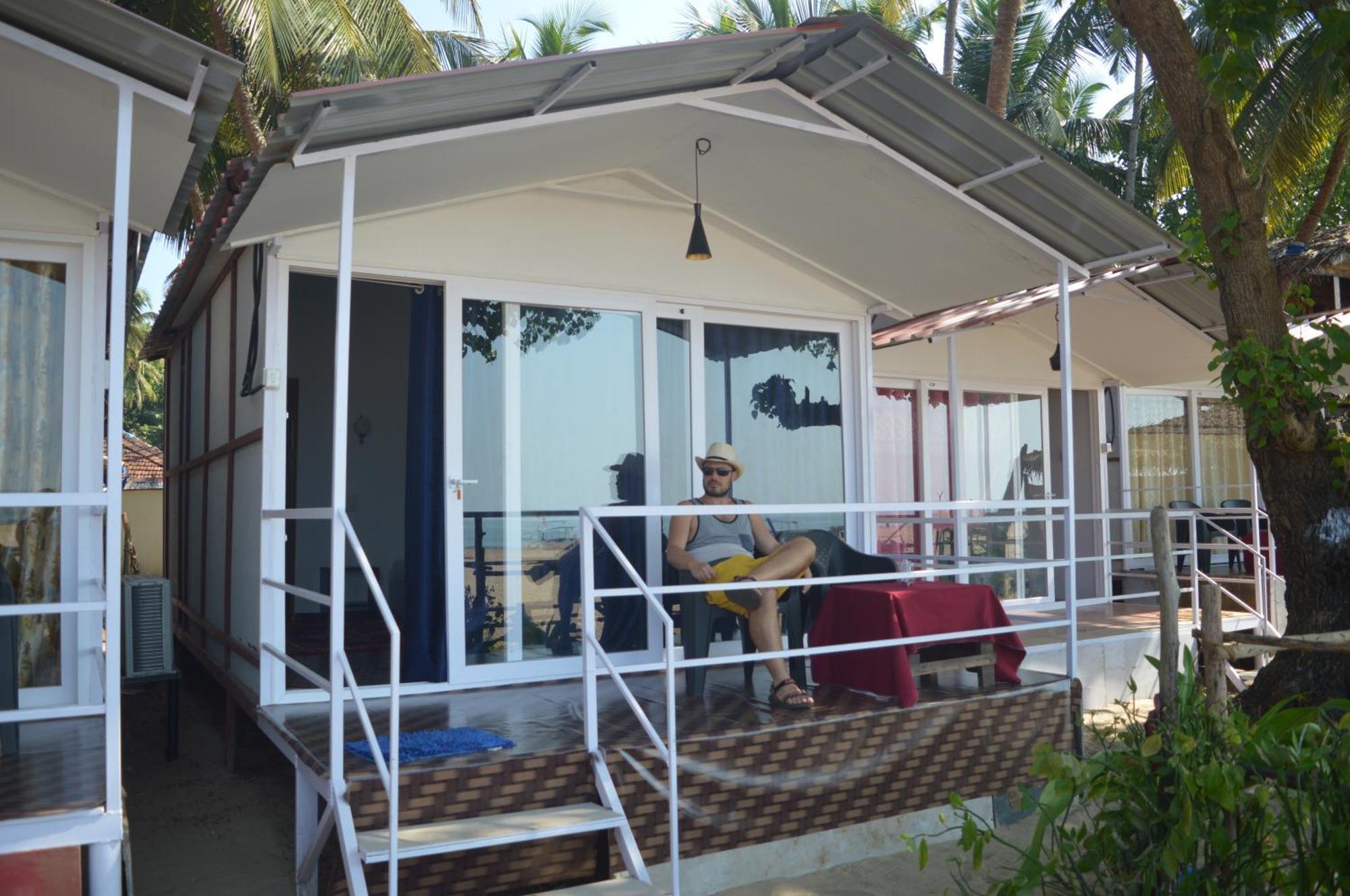 Riya Cottages And Beach Huts อากอนดา ภายนอก รูปภาพ