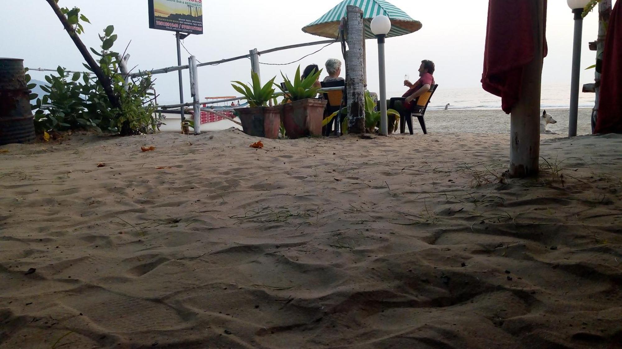 Riya Cottages And Beach Huts อากอนดา ภายนอก รูปภาพ