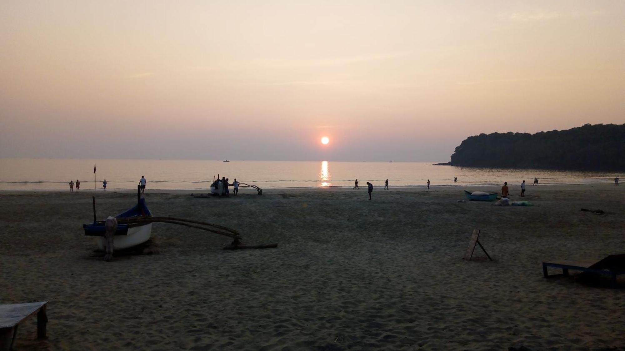 Riya Cottages And Beach Huts อากอนดา ภายนอก รูปภาพ